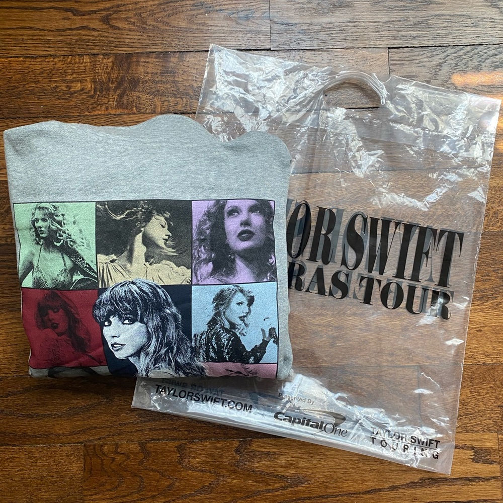 Taylor Swift The Eras Tour Quarter Zip M